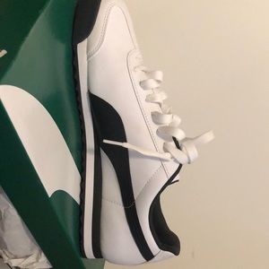 New In Box - Men’s Puma Roma Basic size 12